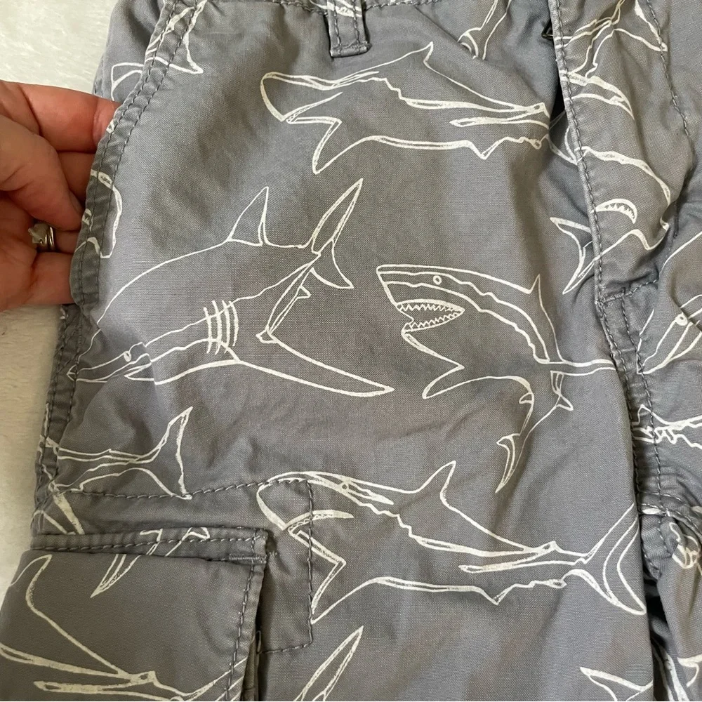 Gap boys cargo shorts gray shark print 8